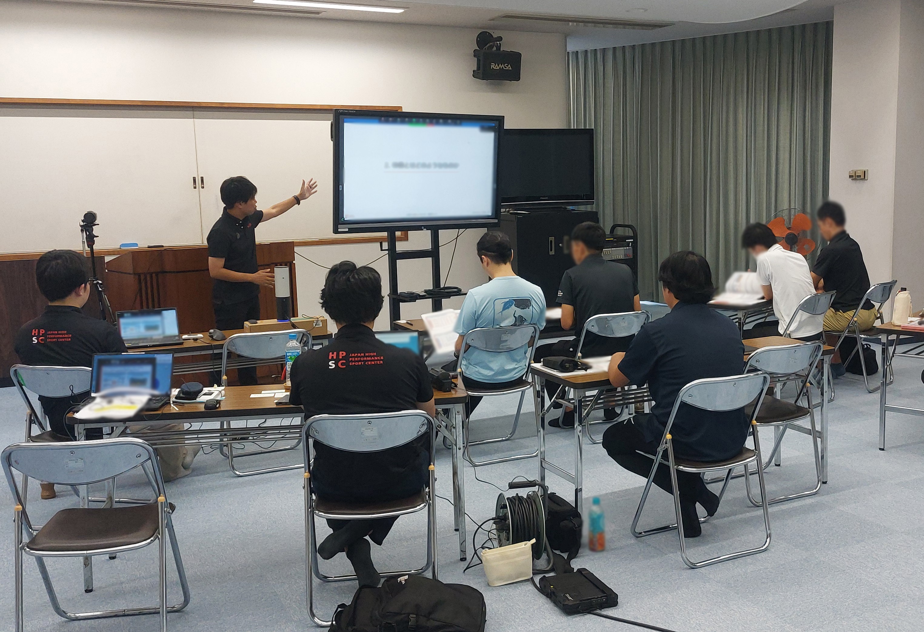 「映像サポートの基礎」座学研修の様子